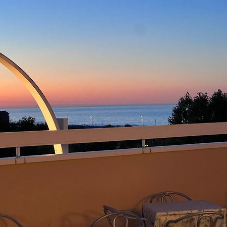 Hotel Haway Misano Adriatico Esterno foto