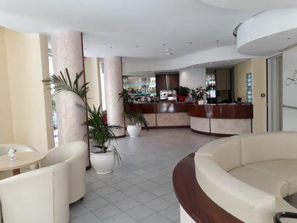 Hotel Haway Misano Adriatico Esterno foto